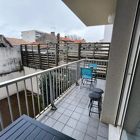 Centre D'arcachon - App 5 Couchages - Parking Apartment