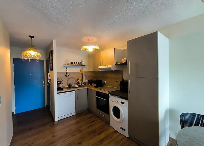 Centre D'arcachon - App 5 Couchages - Parking Apartment *